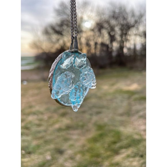 Vintage Blue Lucite Molded Grapes Pendant Necklace - Picture 3 of 10